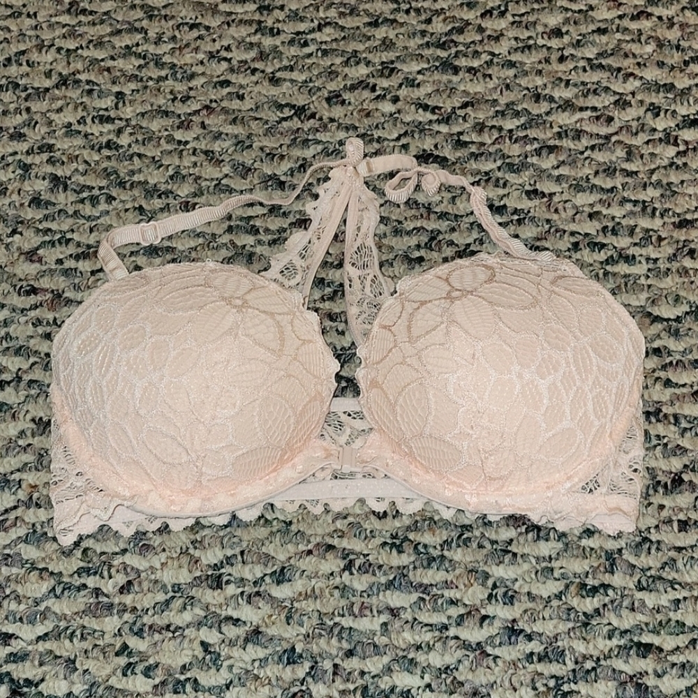 PINK Victoria's Secret Peach Lace Halter Push-Up Bra W/front Clips
